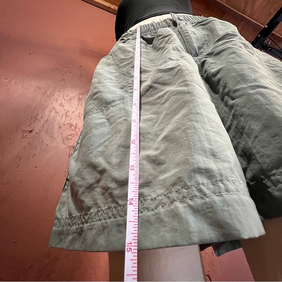 Casual Women's Gray Cargo Shorts - Picture 7 of 7